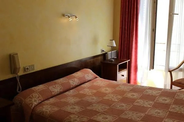 Metropole Otel Aix-les-Bains 2*,